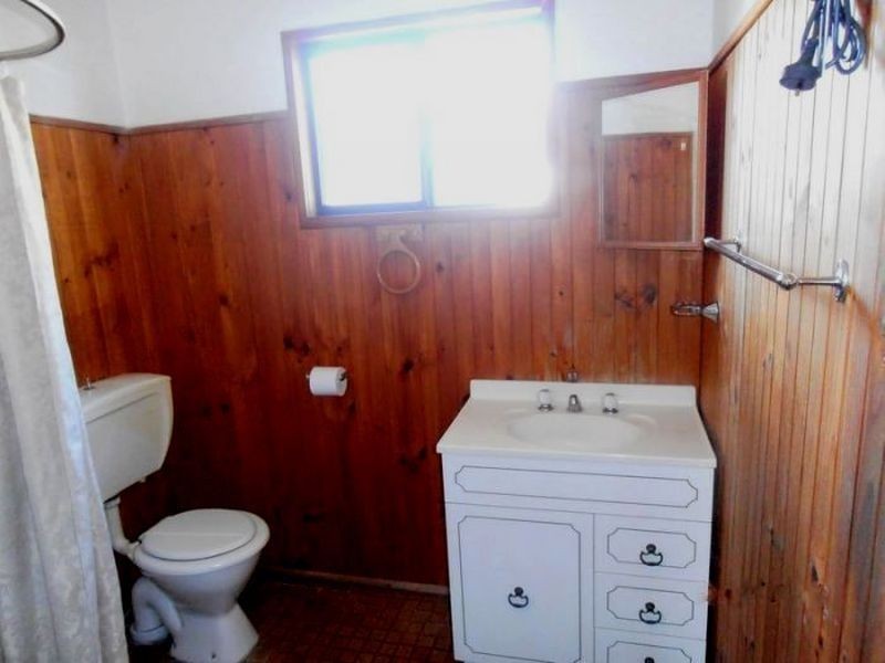 80 McMasters Rd, Woy Woy NSW 2256