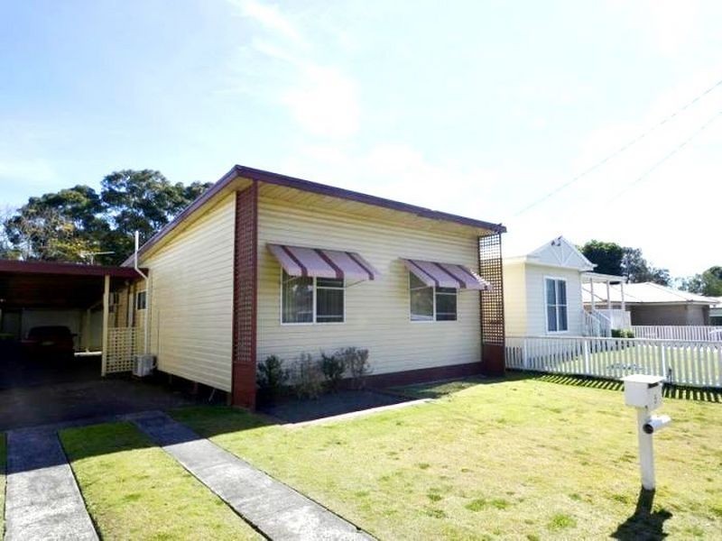 5 Carrington Ave, Woy Woy NSW 2256