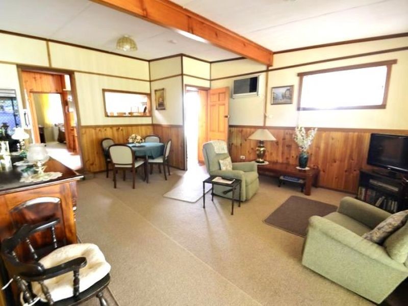 5 Carrington Ave, Woy Woy NSW 2256