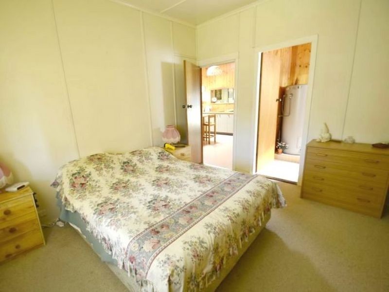 5 Carrington Ave, Woy Woy NSW 2256