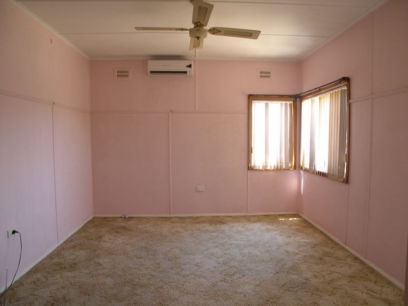 213 Burge Rd, Woy Woy NSW 2256