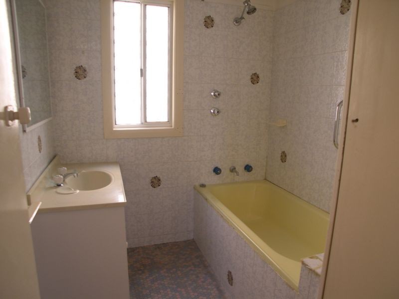 213 Burge Rd, Woy Woy NSW 2256