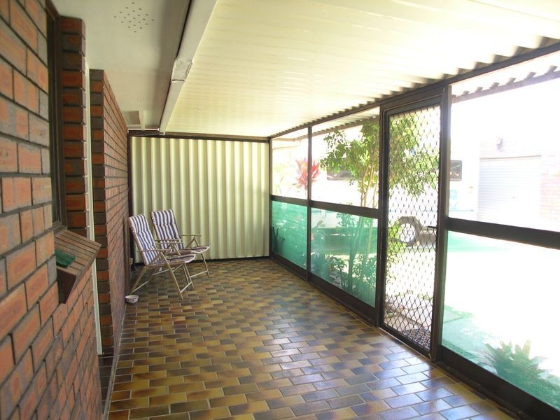 24 Honeysuckle St, Umina Beach NSW 2257