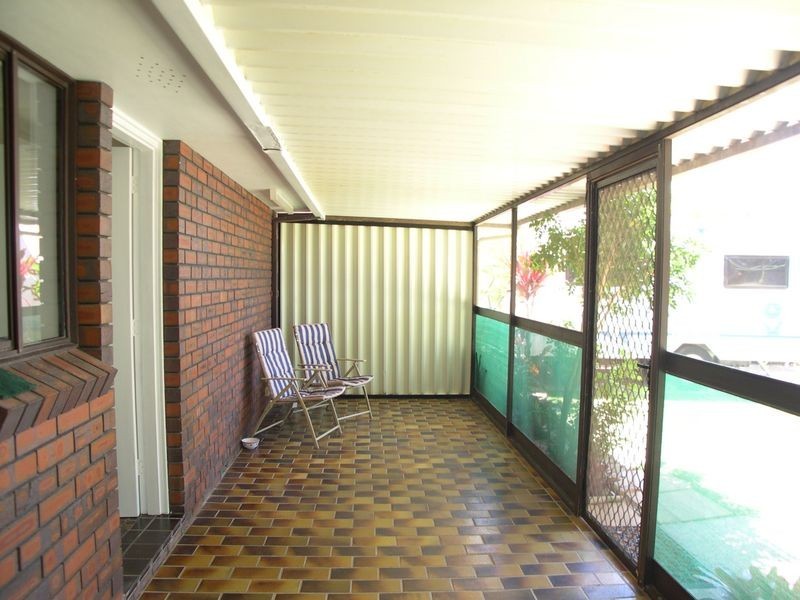 24 Honeysuckle St, Umina Beach NSW 2257