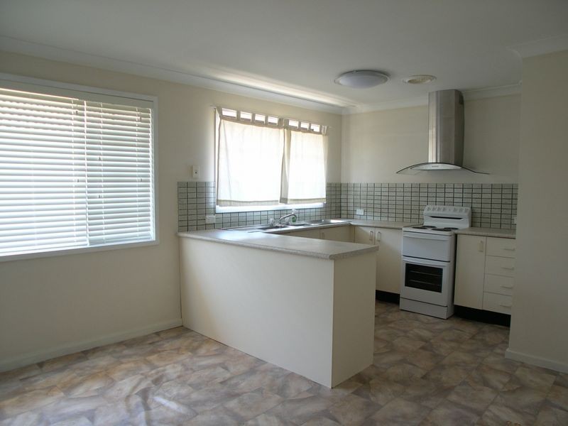 24 Honeysuckle St, Umina Beach NSW 2257