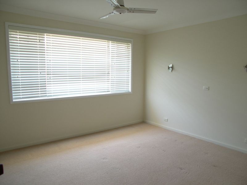 24 Honeysuckle St, Umina Beach NSW 2257