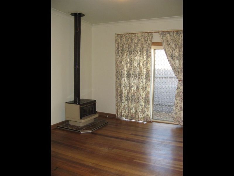 54 South Street, Umina Beach NSW 2257