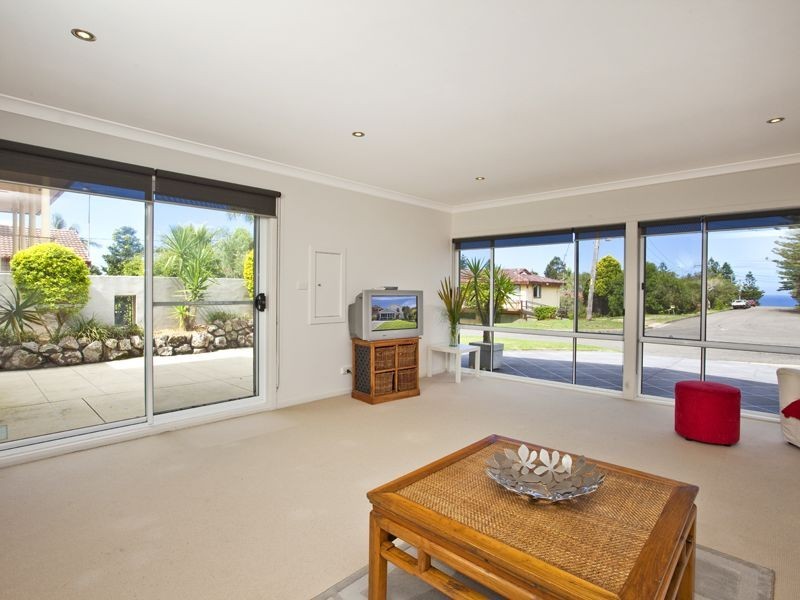 11 Cowlishaw Street, Redhead NSW 2290