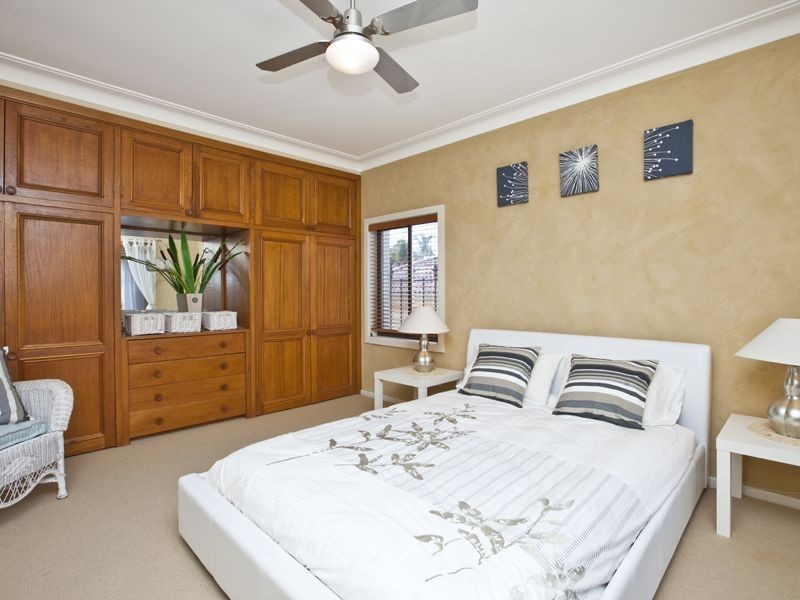 11 Cowlishaw Street, Redhead NSW 2290