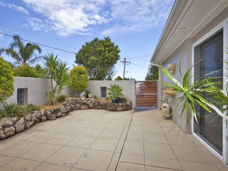 11 Cowlishaw Street, Redhead NSW 2290