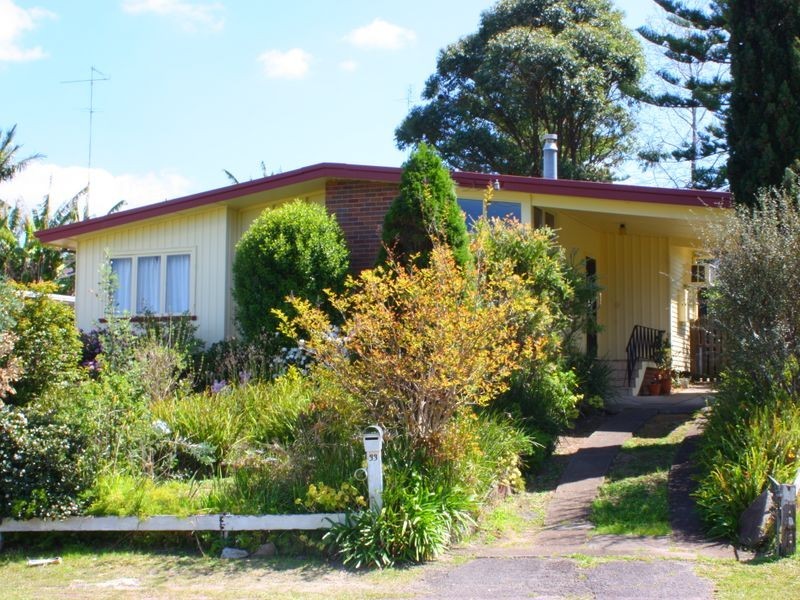 33 Carbeen Street, Gateshead NSW 2290