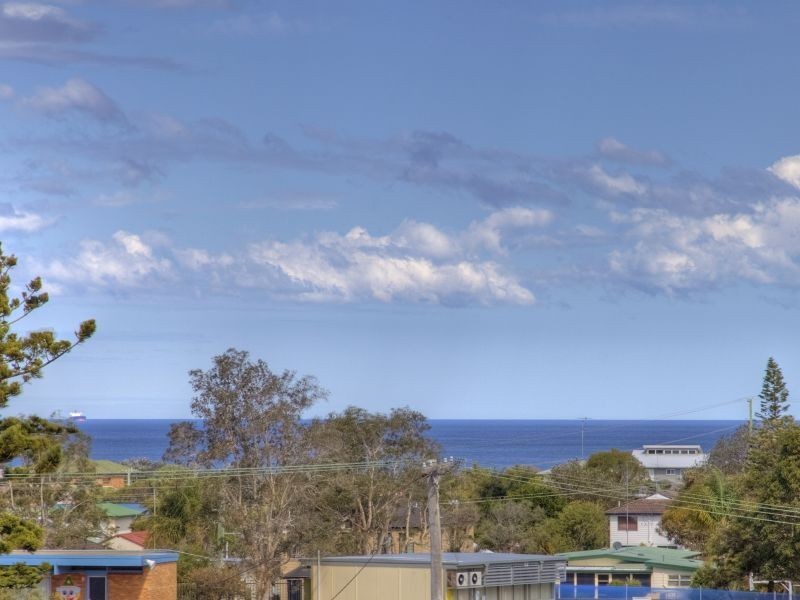 58 Cowlishaw Street, Redhead NSW 2290