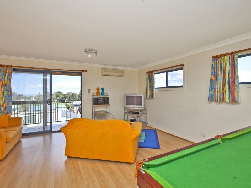 58 Cowlishaw Street, Redhead NSW 2290