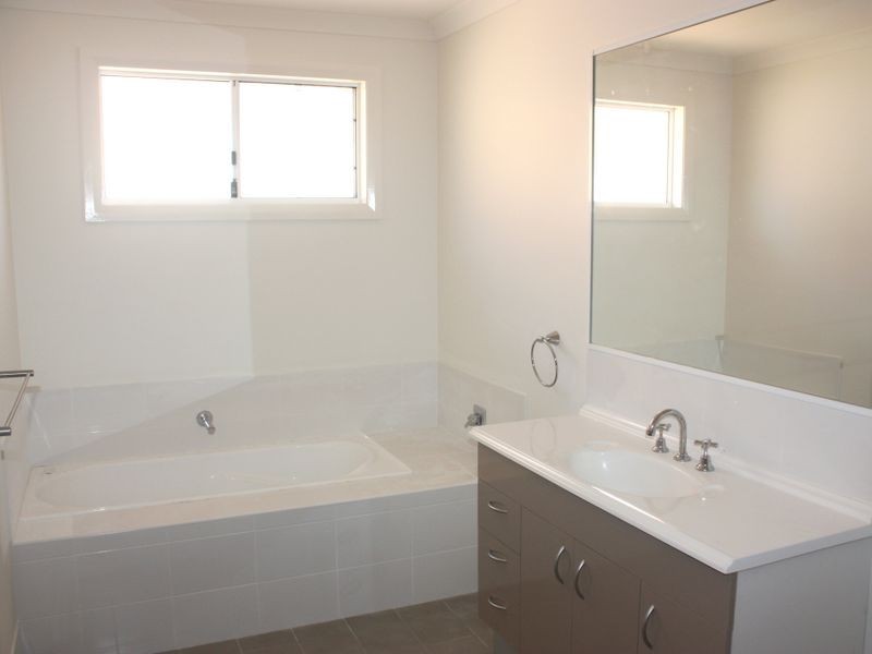 8a Elton Close, Adamstown Heights NSW 2289