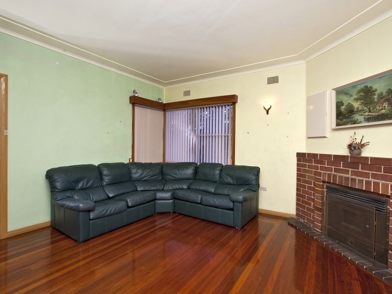 16 Maud Street, Cardiff South NSW 2285