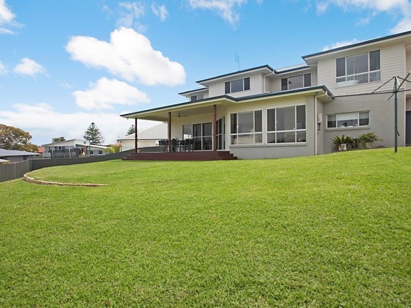 2 Ocean Street, Dudley NSW 2290