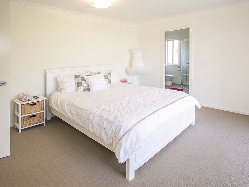 15 Raleigh Street, Cameron Park NSW 2285