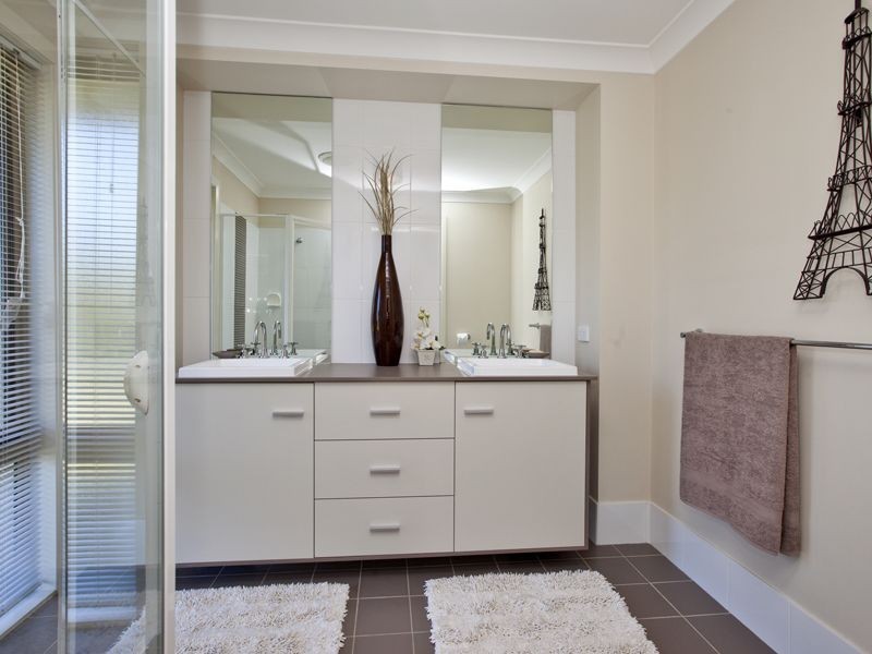 19 Canada Crescent, Cameron Park NSW 2285