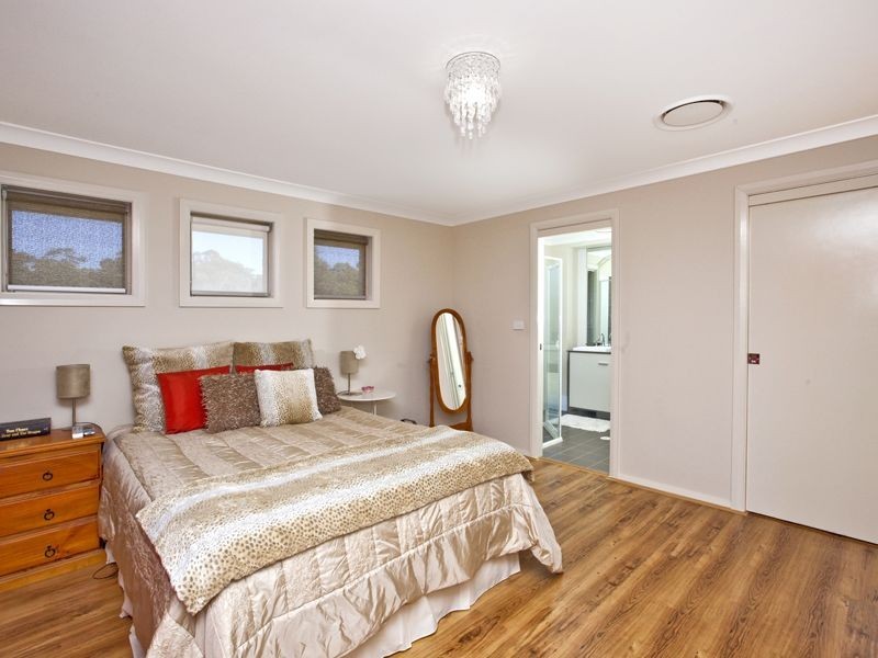 19 Canada Crescent, Cameron Park NSW 2285