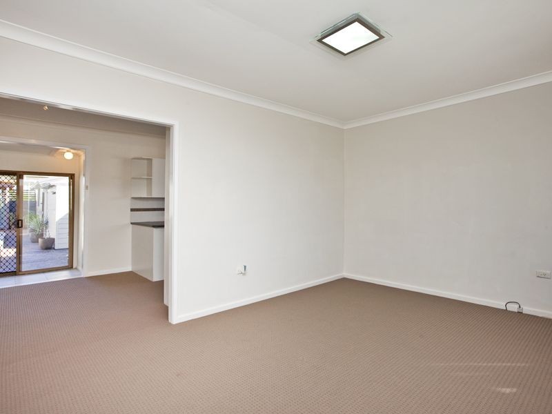 18 Lyndell Parade, Shortland NSW 2307