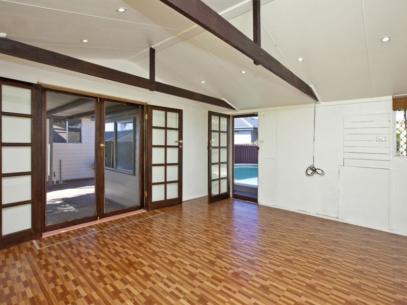 18 Lyndell Parade, Shortland NSW 2307