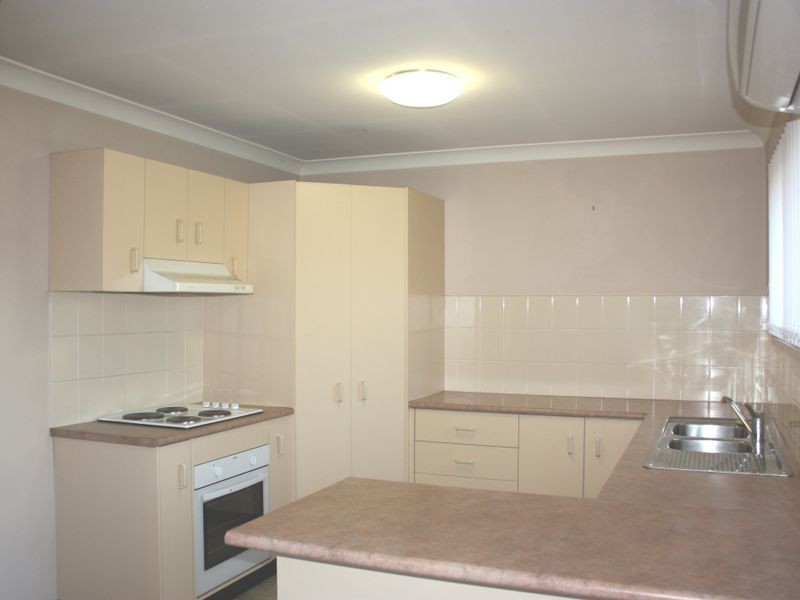 4 Whitehaven Drive, Lakelands NSW 2282