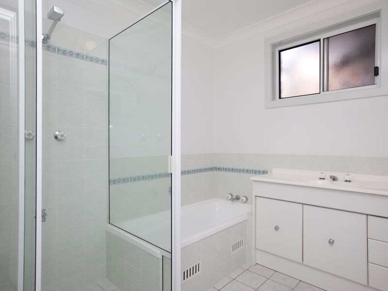 2/11 Madeleine Avenue, Charlestown NSW 2290