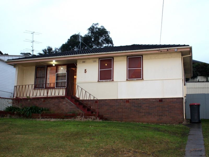 5 Alder Crescent, Gateshead NSW 2290