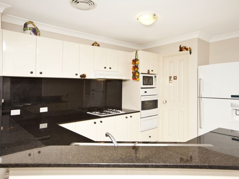 10 Pepperbush Place, Garden Suburb NSW 2289