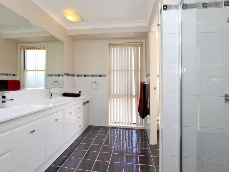 10 Pepperbush Place, Garden Suburb NSW 2289