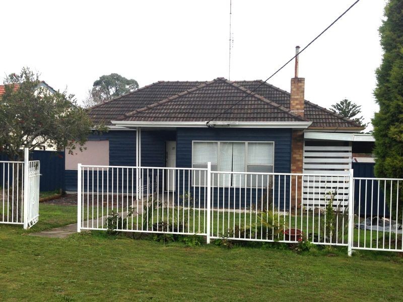 27 Bardia Road, Shortland NSW 2307