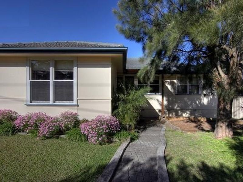 14 Alder Crescent, Gateshead NSW 2290