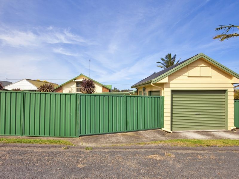 85 Young Road, Lambton NSW 2299