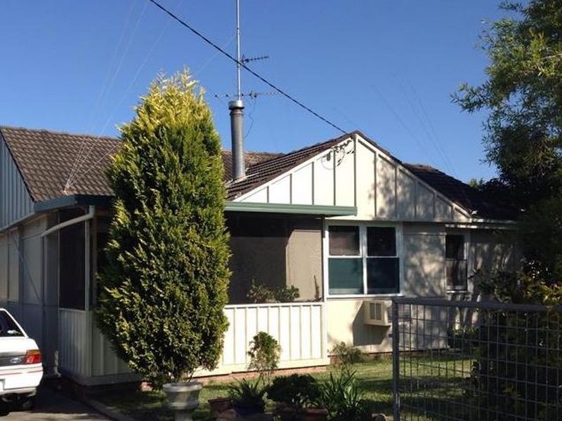 24 Cassia Crescent, Gateshead NSW 2290