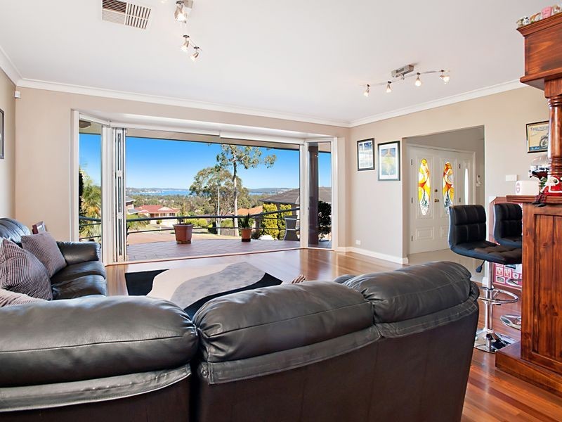 12 Cartmel Close, Lakelands NSW 2282