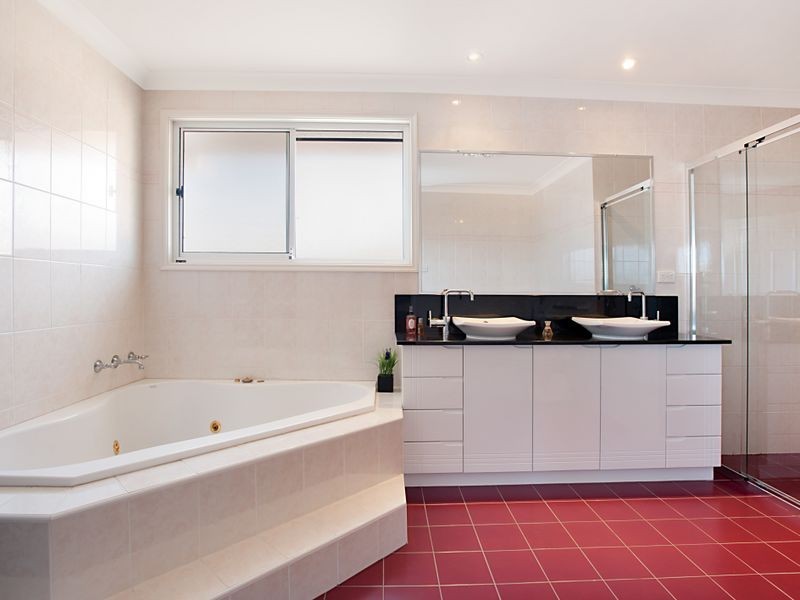 12 Cartmel Close, Lakelands NSW 2282