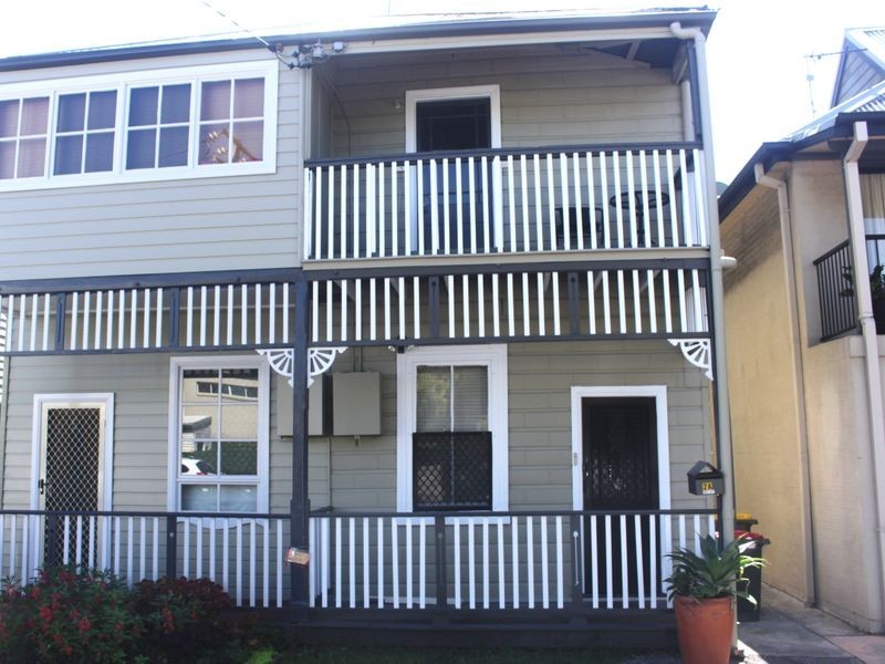 2a Cleary Street, Hamilton NSW 2303