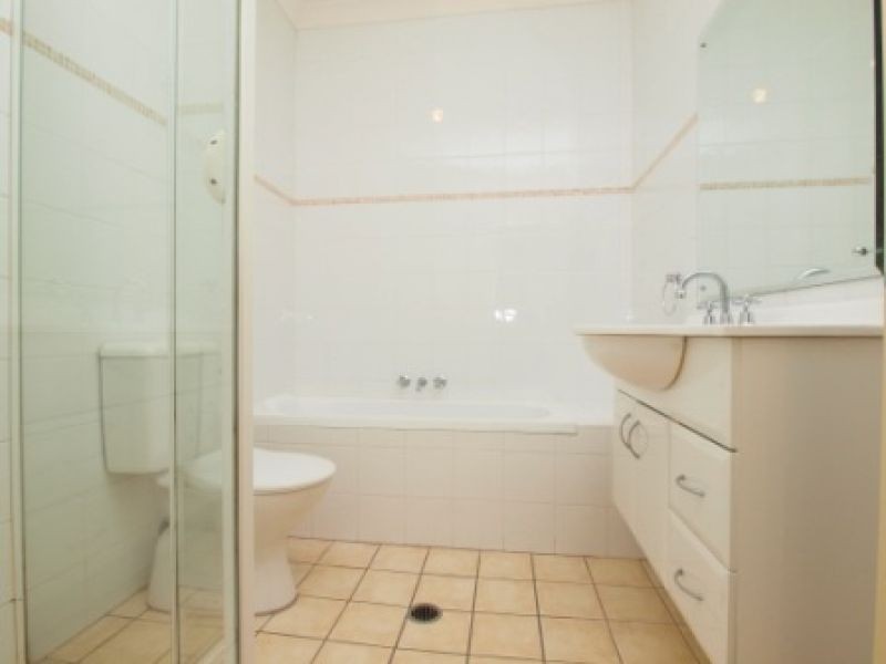 17/11 Aintree Close, Charlestown NSW 2290