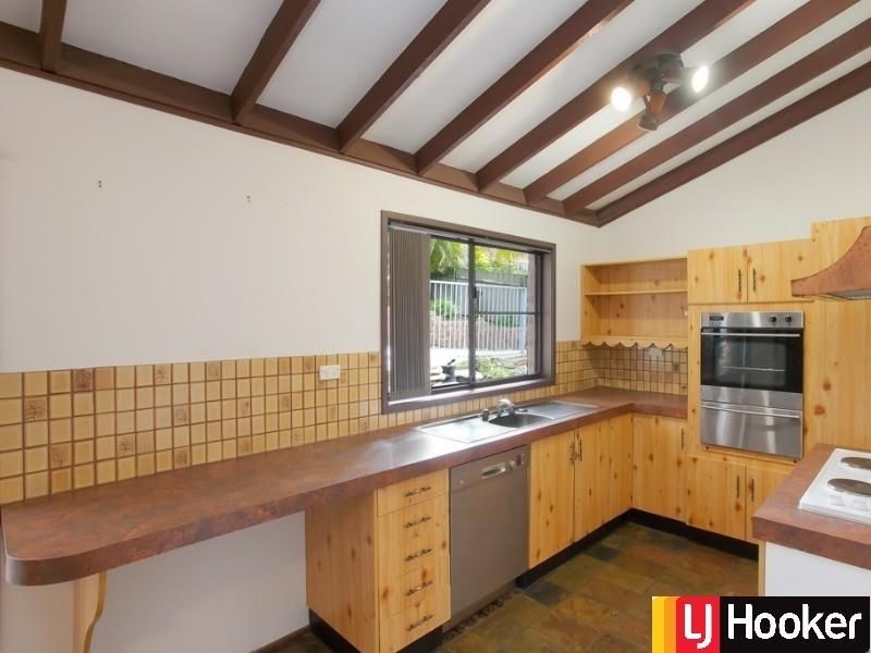 21 Davies Parade, Mount Hutton NSW 2290