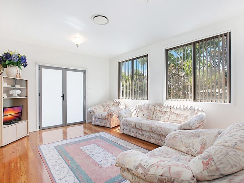 2 Church Street, Belmont NSW 2280