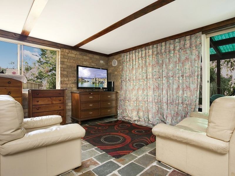 5 Barrett Avenue, Garden Suburb NSW 2289