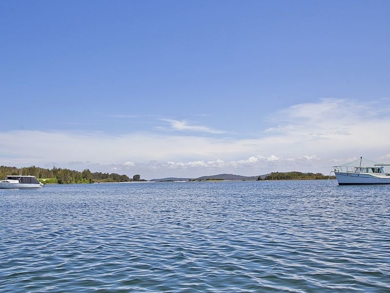 15 Haddon Crescent, Marks Point NSW 2280