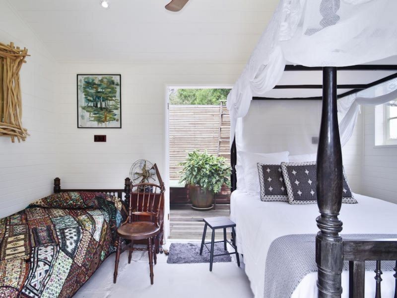 15 Haddon Crescent, Marks Point NSW 2280