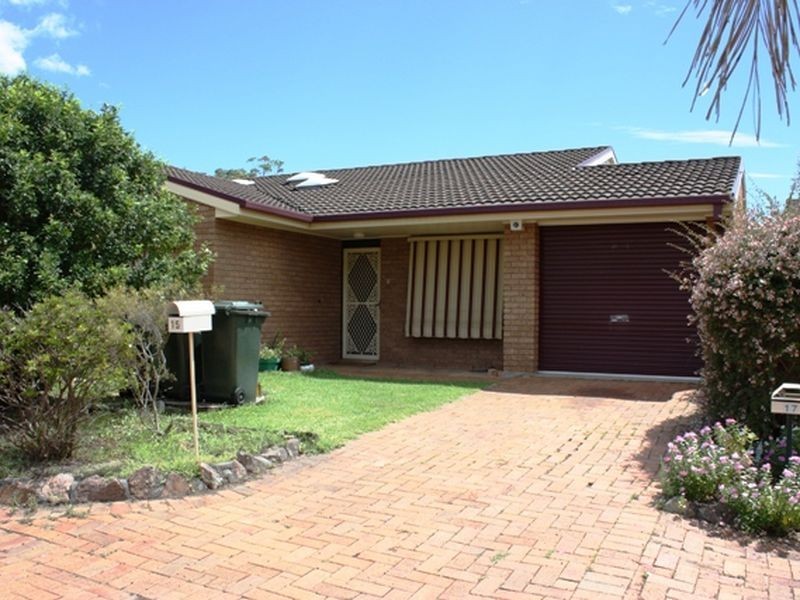 15 Palm Court, Warners Bay NSW 2282