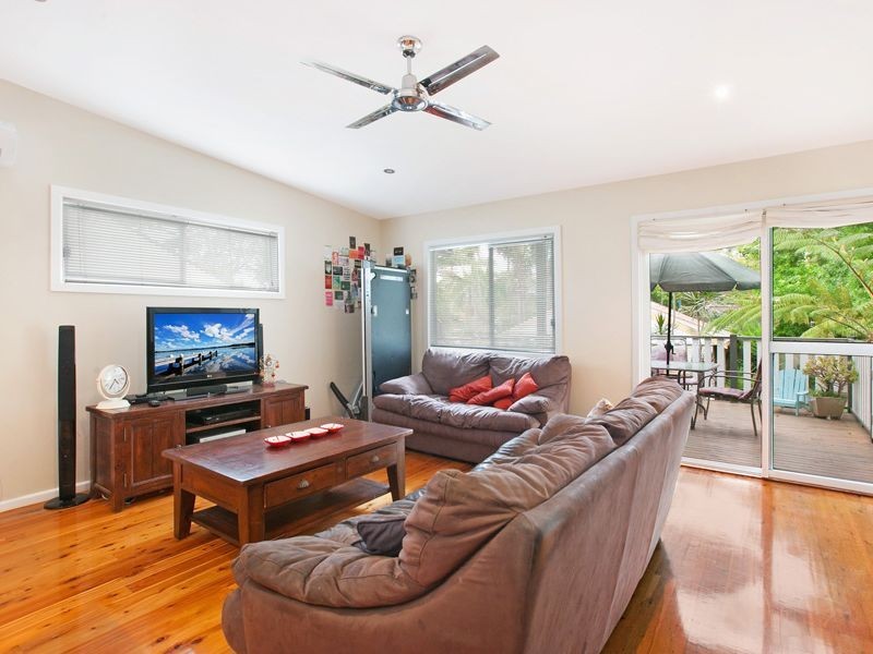 8 Roslyn Avenue, Kahibah NSW 2290