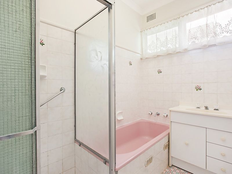 11 University Drive, Waratah West NSW 2298