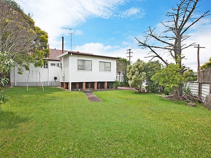 11 University Drive, Waratah West NSW 2298