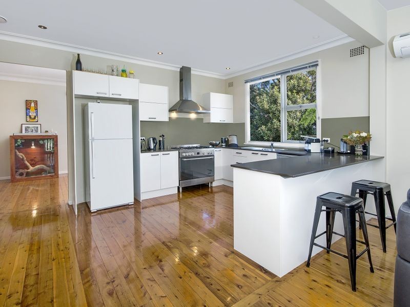 8 Roslyn Avenue, Kahibah NSW 2290