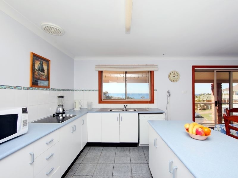 Caves Beach NSW 2281