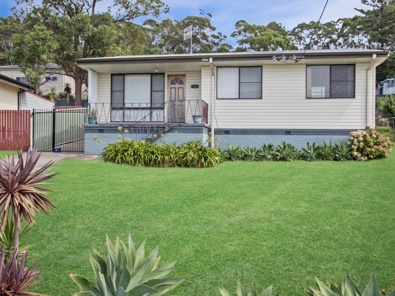 13 Alder Crescent, Gateshead NSW 2290